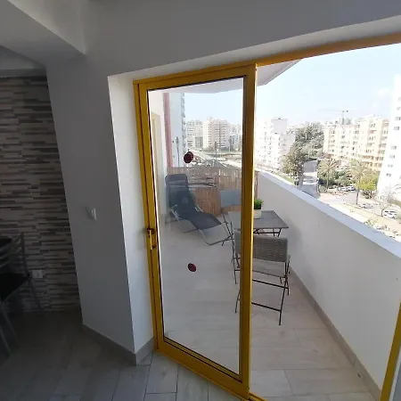Praia Da Rocha Com Piscina * Портиман
