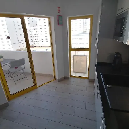 Praia Da Rocha Com Piscina Апартаменты Портиман