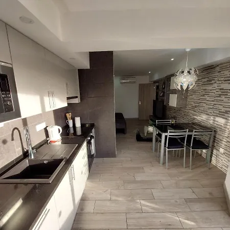 Apartamento Praia Da Rocha Com Piscina Portimão